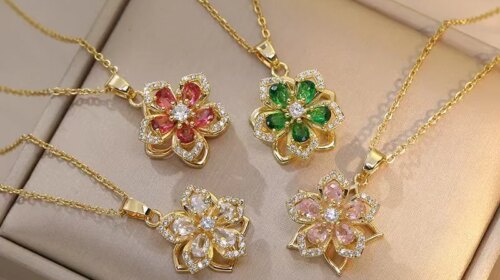 Shiny Zircon Romantic Flower Pendant Necklace For Women Gold Plated Rotatable Flowers Choker Girls Wedding Party Luxury Jewelry