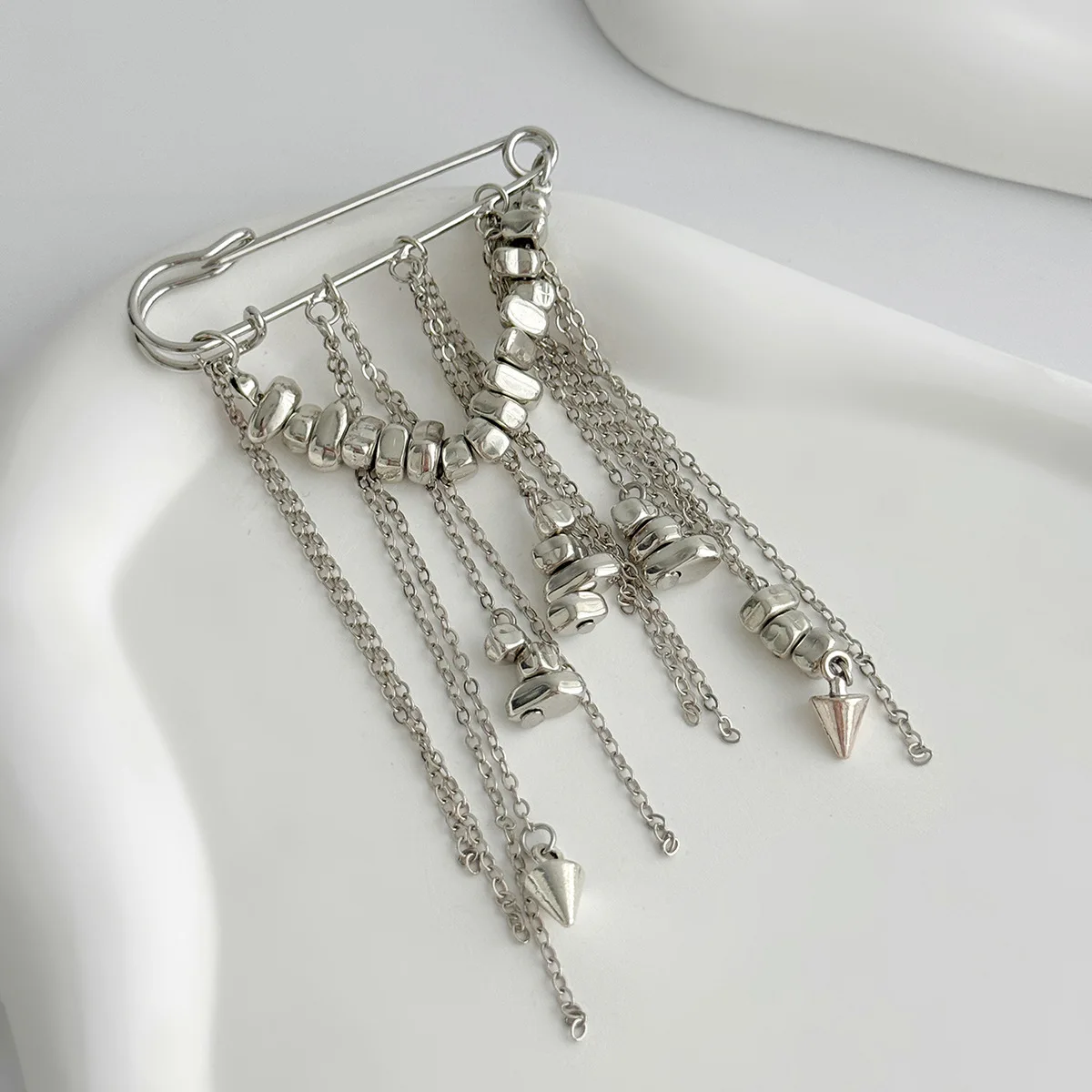 2026 Multi-Functional Chain Tassel Brooches for Women Handmade Beaded Chain Pin Fixator Trouser Leg Simple Clothes Accessory