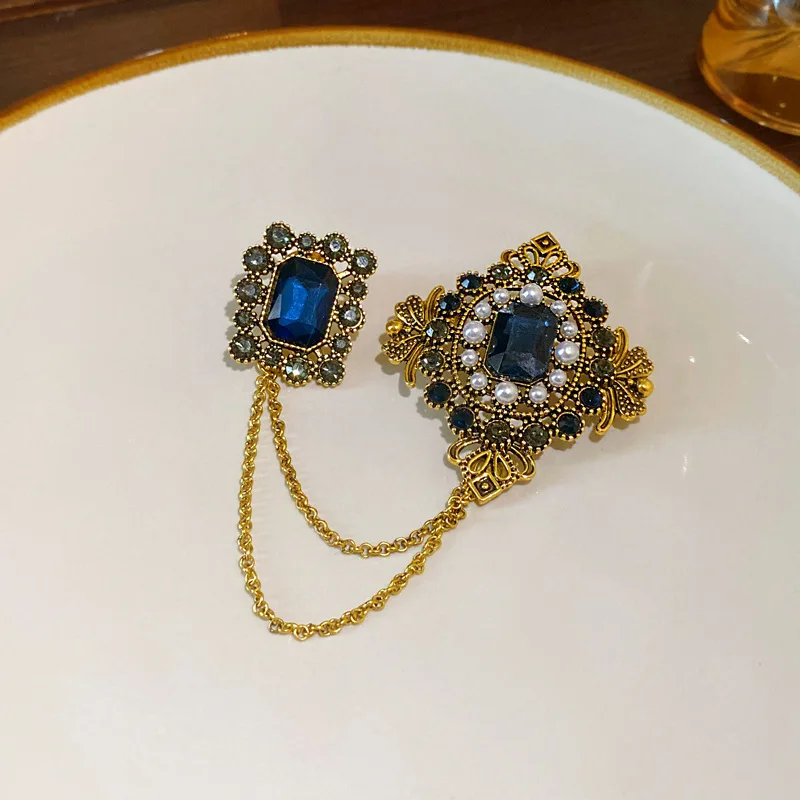 Studded Pearl Shaped Square Brooch Women Palace Style Retro Design Sense Suit Pin Niche Fashion Accessories for Lady Gift