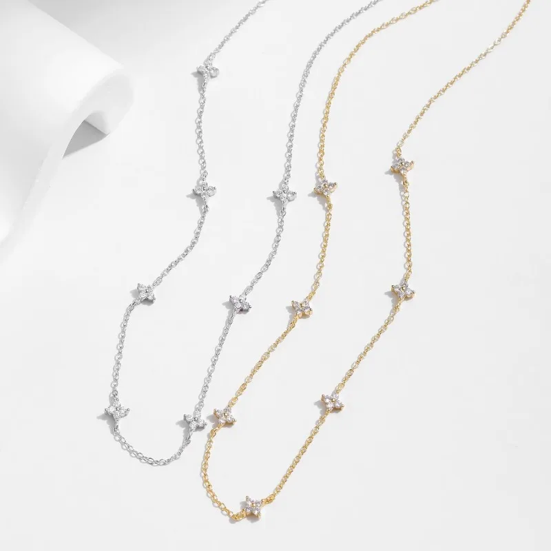 Stainless Steel Crystal Clover Pendant Necklace for Women Elegant Lucky Charm Jewelry Gift Simple Design Fashion Chain