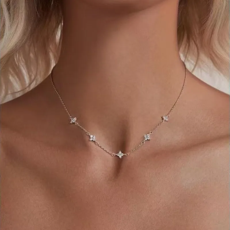 Stainless Steel Crystal Clover Pendant Necklace for Women Elegant Lucky Charm Jewelry Gift Simple Design Fashion Chain