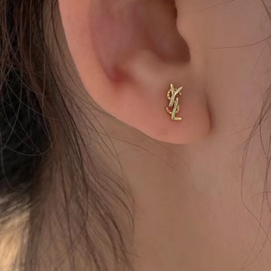 1 Pair Women’s Versatile Mini Cartilage Earrings - Minimalist Letter Design Studs Perfect for Daily Everyday Wear